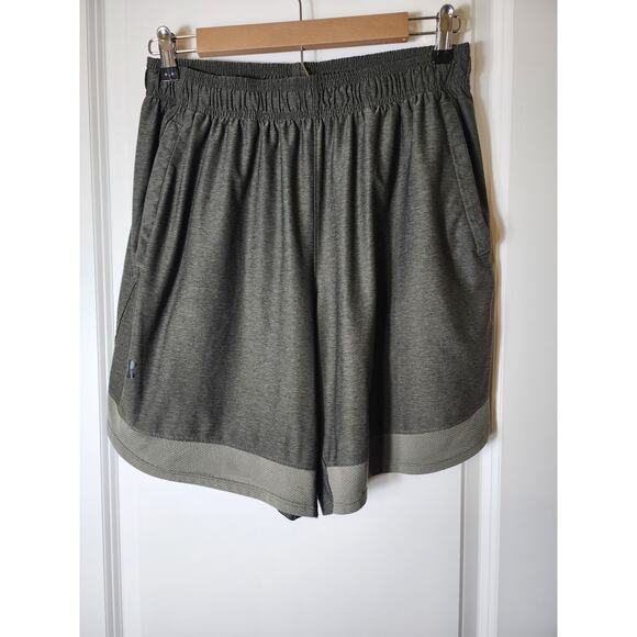 UNDER ARMOUR Lightweight Green Play Up Loose Athletic Active Shorts SZ L - Picture 2 of 9